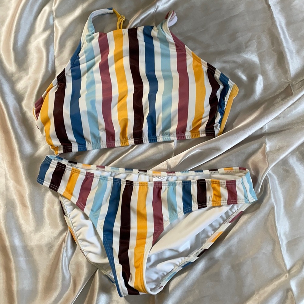 Venus 2 piece swimsuit.  Size 14. Bundle and Save!